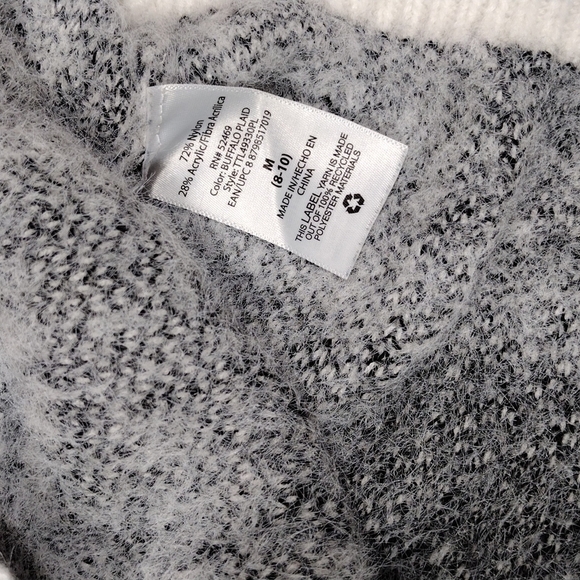 PLAID Knit Sweater Medium - Picture 11 of 11